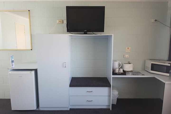 Room 27 of 44