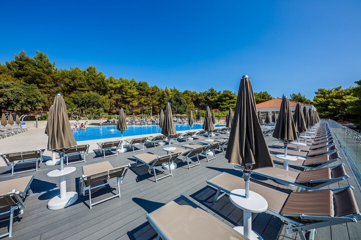 Hotel Pool