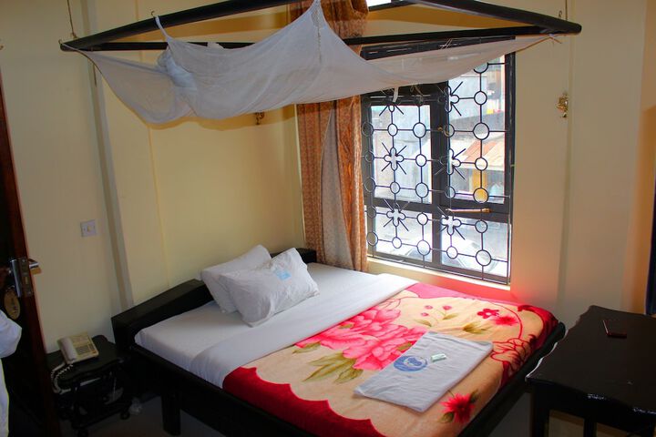 Room 3 of 11