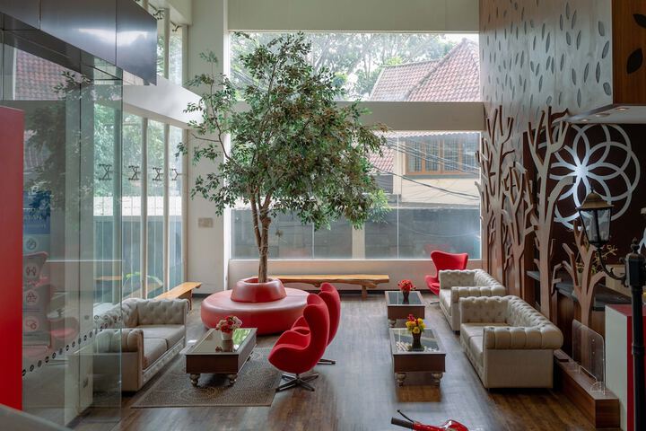Guest Lobby