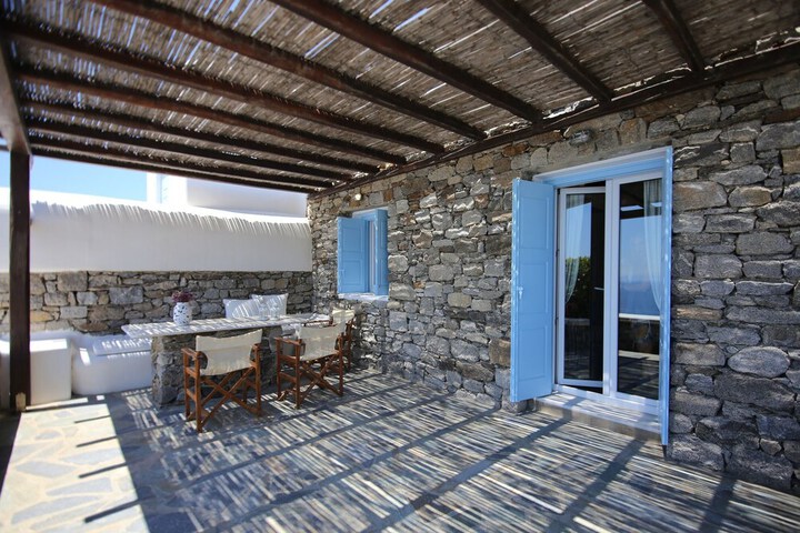 Terrace/Patio 16 of 17