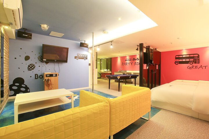 Room 28 of 40