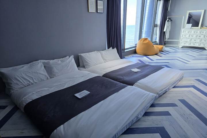Room 151 of 184