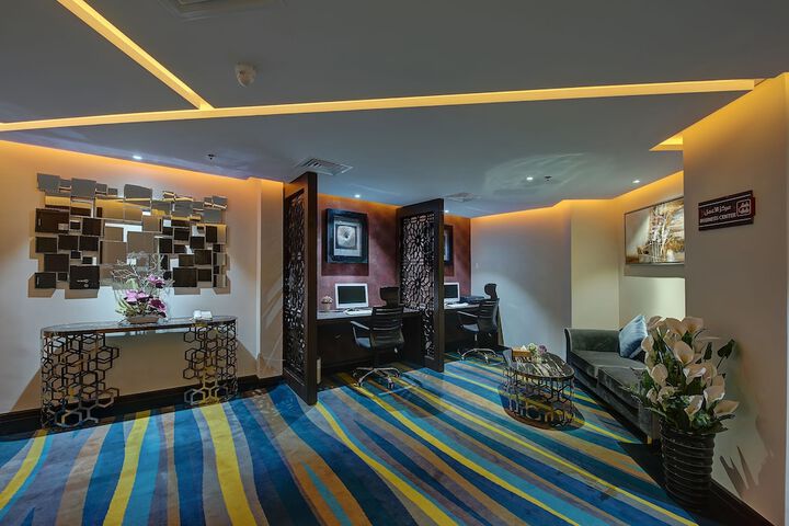 Business Center 55 of 58