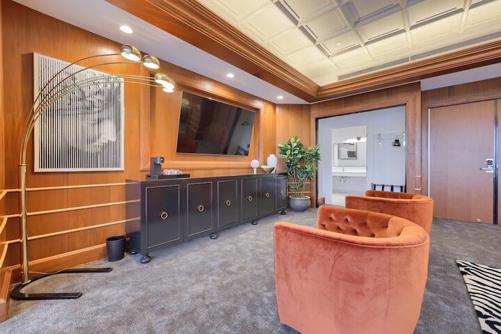 Room 21 of 81