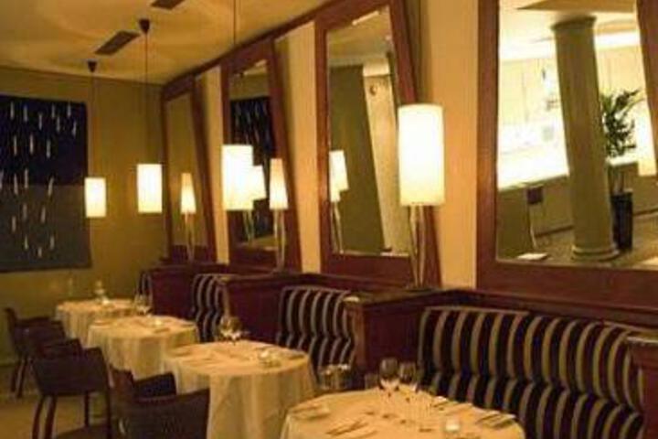 Dining 4 of 5
