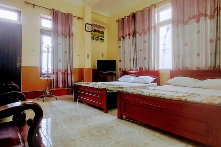 Room 2 of 16