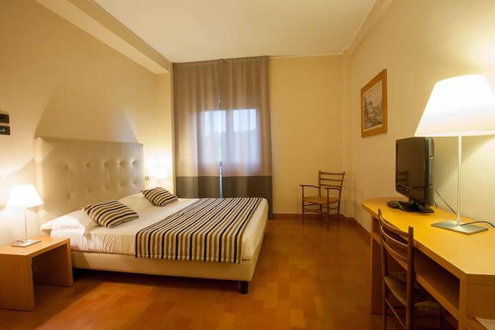 Room 12 of 35