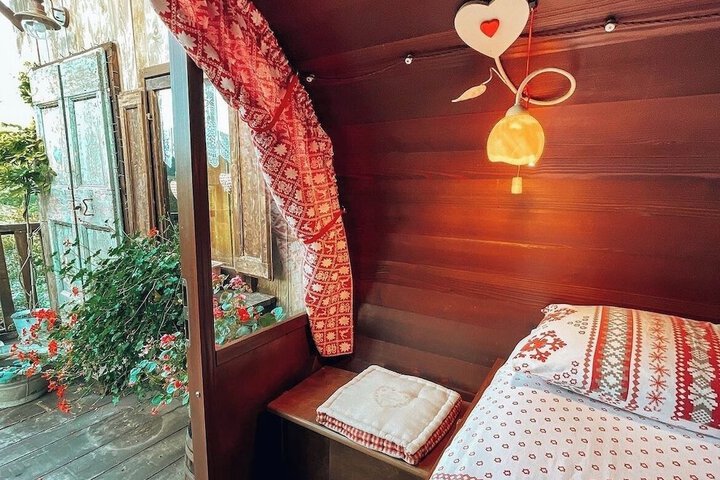 Room 9 of 25