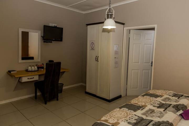 Room 5 of 49