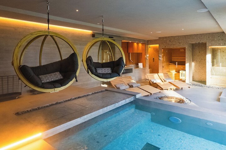 Spa 17 of 26