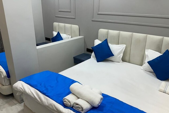 Room 11 of 43