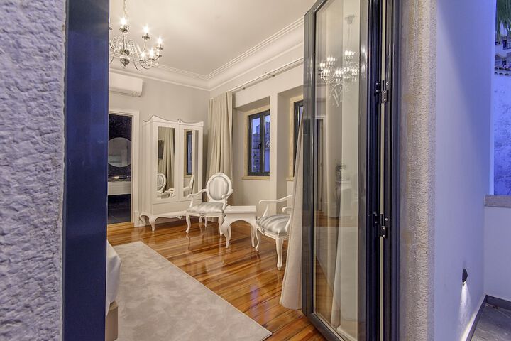 Room 38 of 114