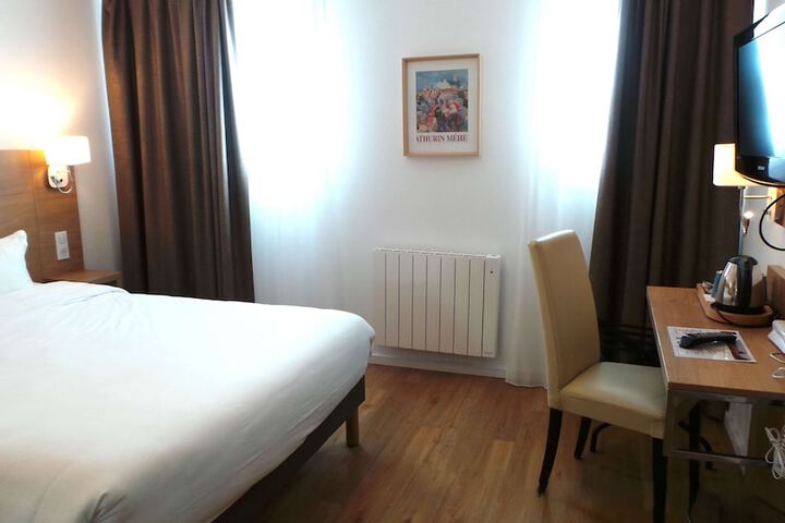 Room 18 of 127