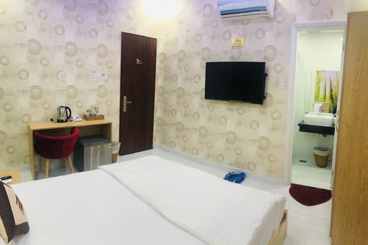 Room 11 of 31