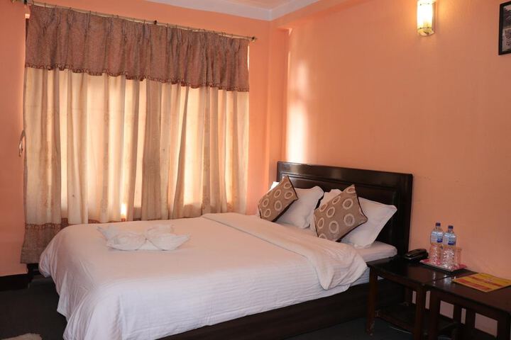 Room 14 of 32