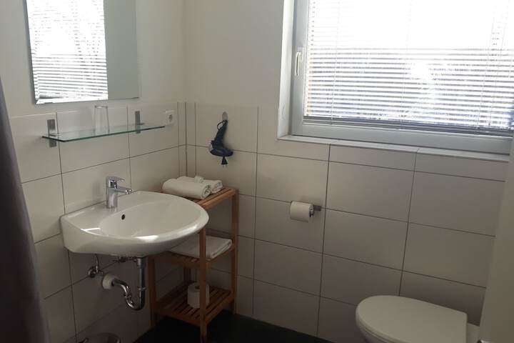 Room 9 of 28