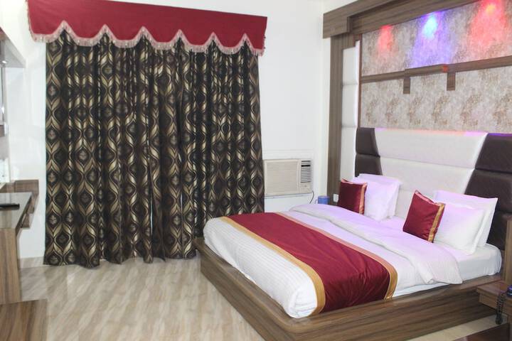 Room 4 of 61