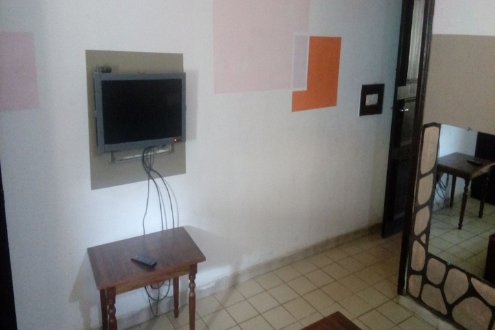 Room 4 of 15