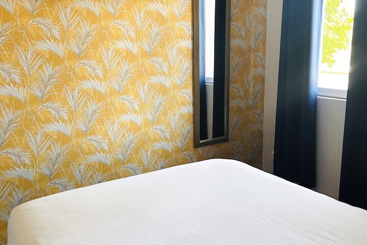 Room 18 of 44