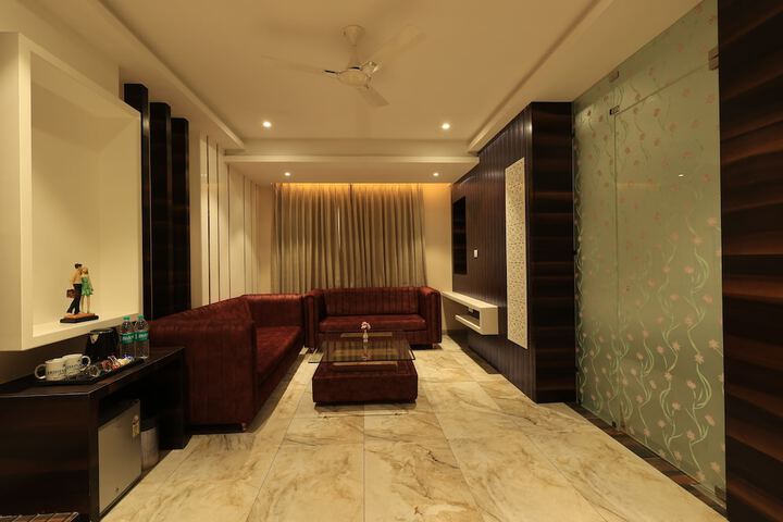 Room 53 of 75