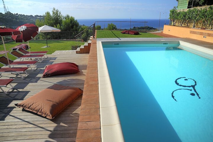 Pool Hotel