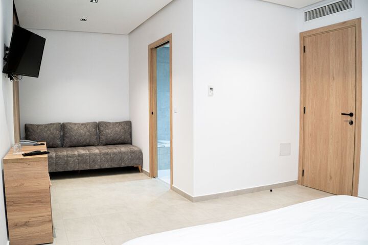 Room 12 of 46
