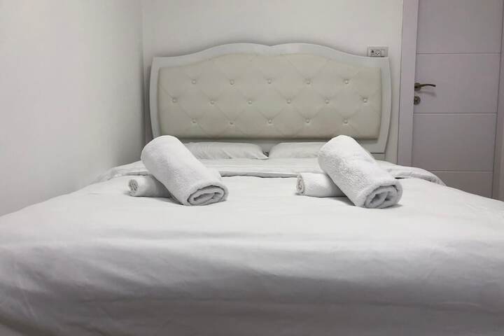Room 13 of 140