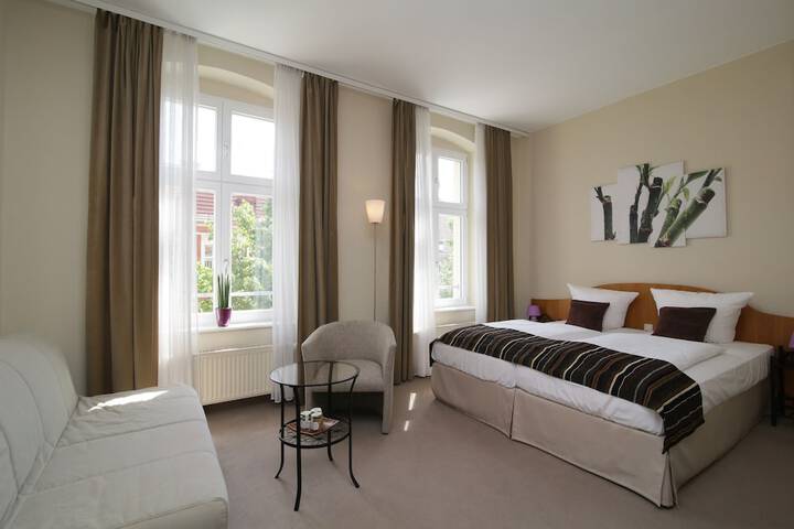 Room 8 of 34