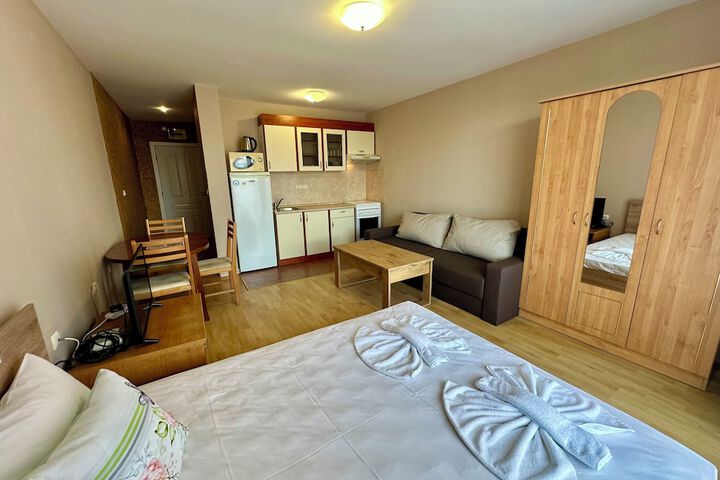 Room 3 of 40