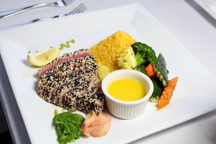 Dining 53 of 62