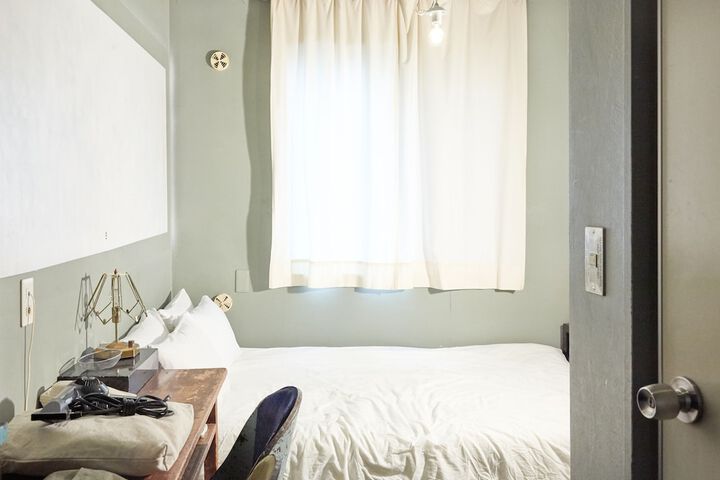 Room 8 of 22