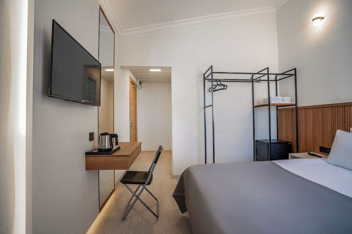 Room 7 of 31