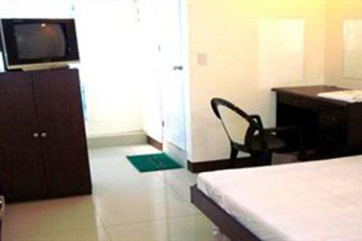 Room 5 of 19