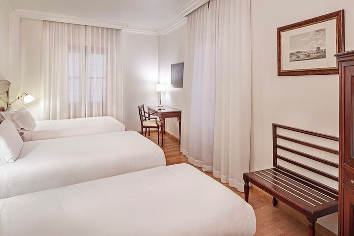 Room 28 of 51