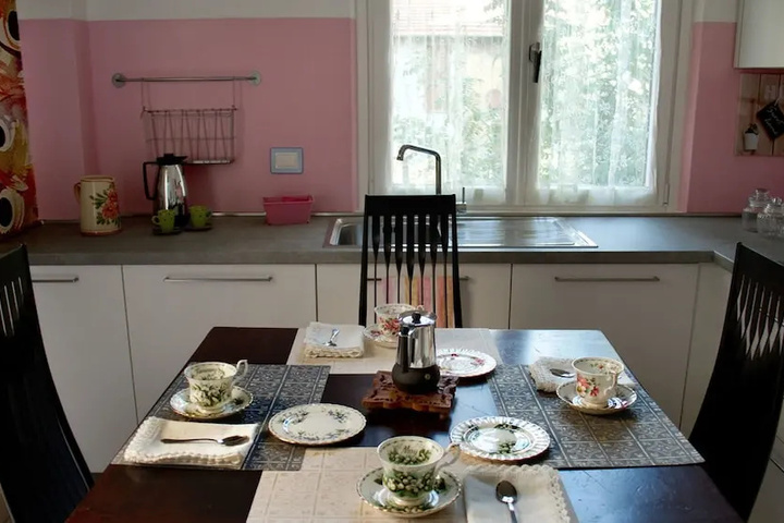 Dining 13 of 15
