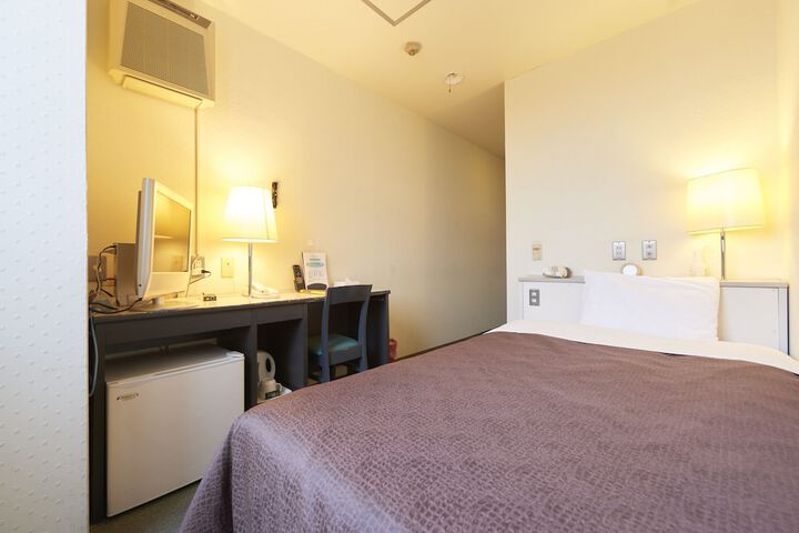 Room 4 of 30