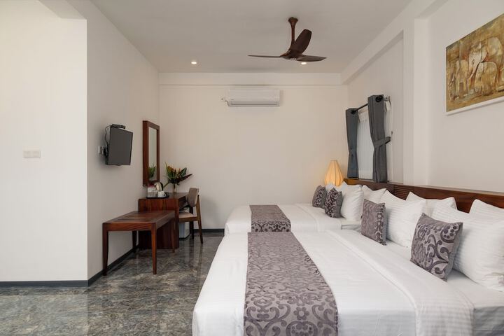 Room 9 of 54