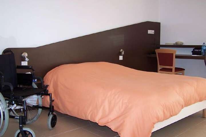 Room 14 of 38
