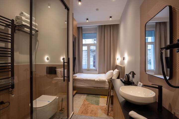 Hop Inn Rooms &  Suites Belgrade in Belgrade