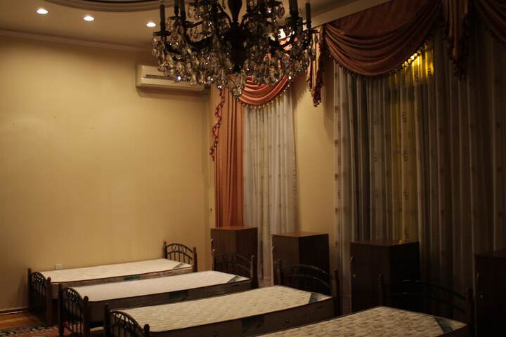 Room 4 of 36
