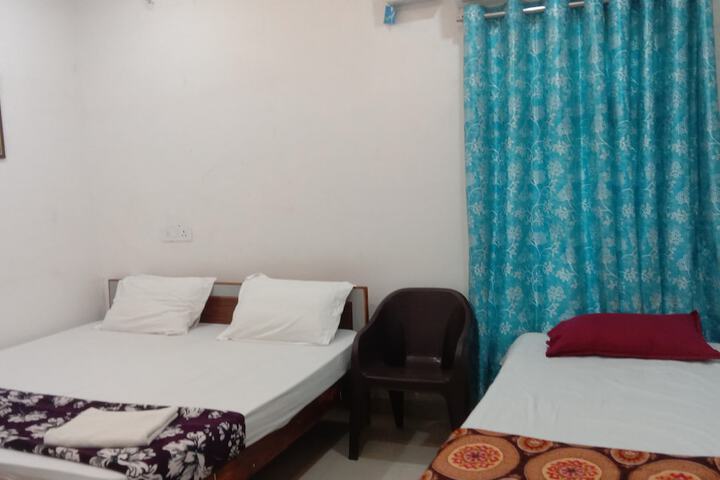 Room 7 of 14