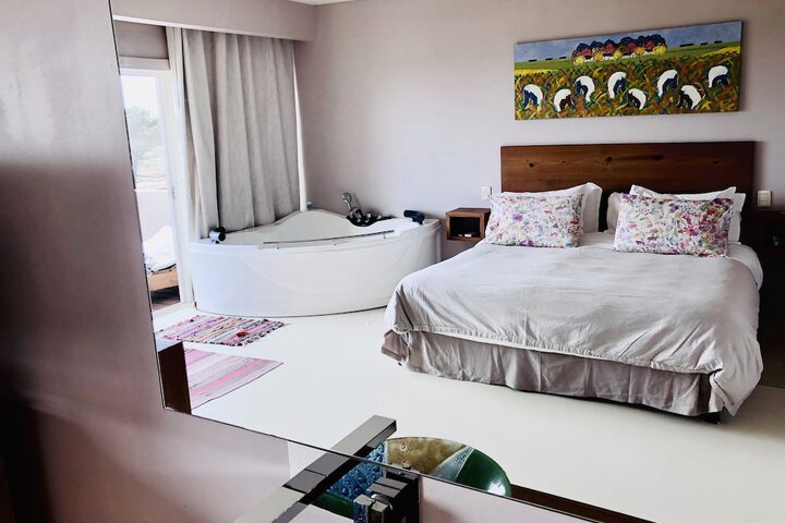 Room 15 of 105