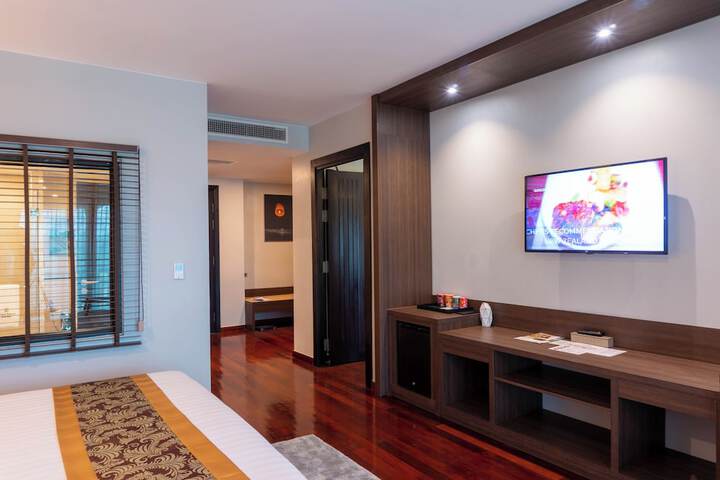 Room 30 of 100