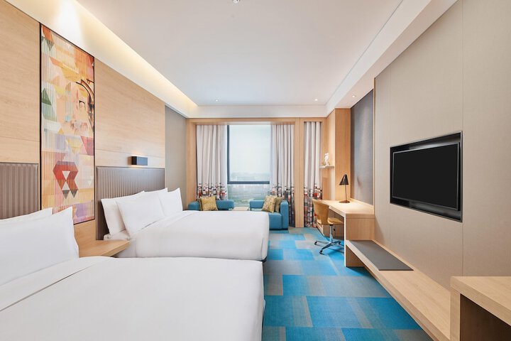 Room 11 of 38