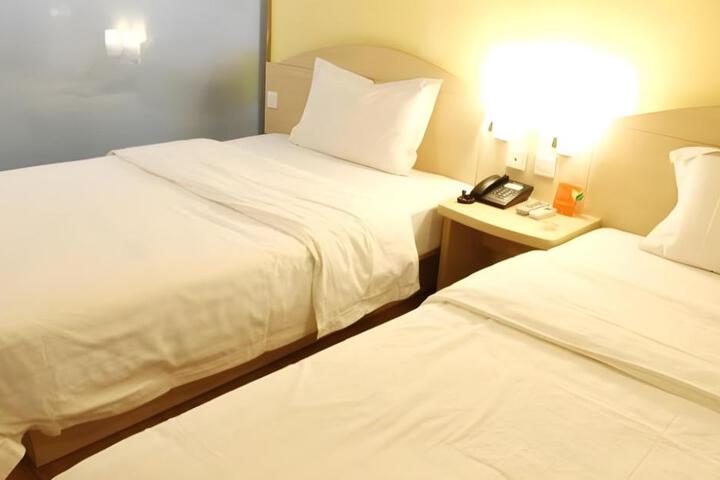 7 Premium Hotel (Xian Sanqiao Mixc City Metro Station)
