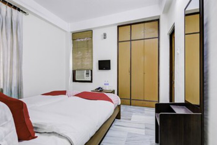 Room 15 of 18