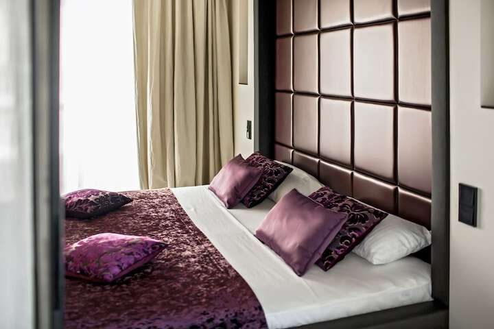 Room 3 of 86