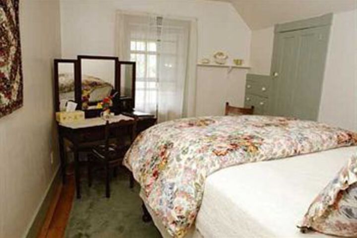 Room 12 of 33