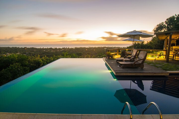 Hotel with Pool